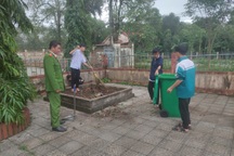 Buổi lao động đặc biệt của nhóm học sinh "chưa ngoan"