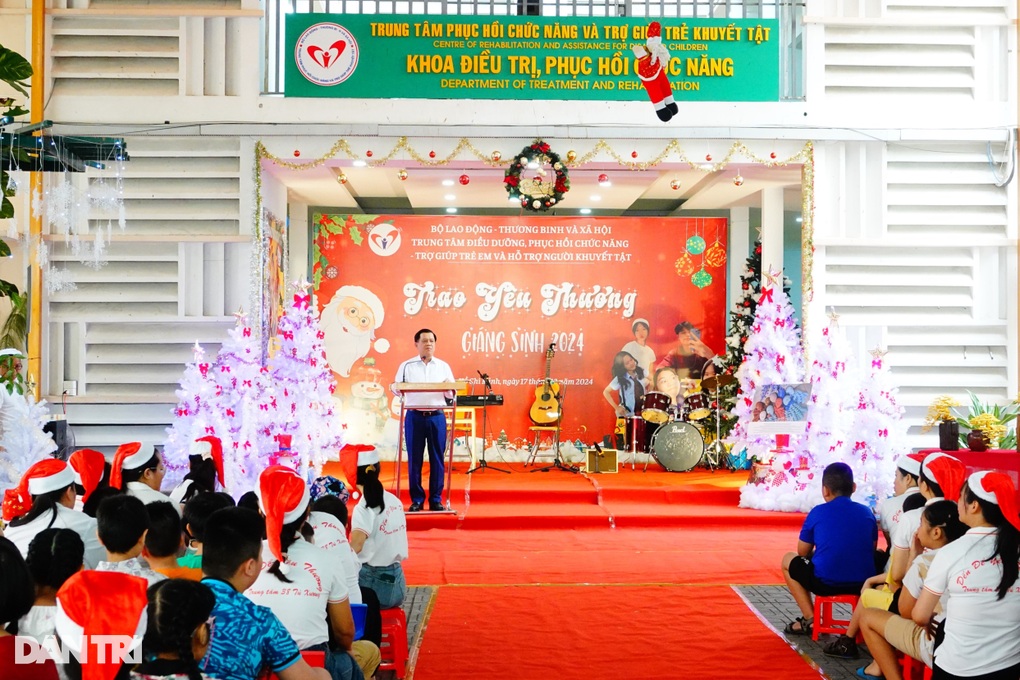 Giáng sinh ấm áp với trẻ khuyết tật, thiệt thòi tại TPHCM - 1 Giáng sinh ấm áp với trẻ khuyết tật, thiệt thòi tại TPHCM - 1