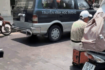 Chủ khách sạn ở TPHCM không ngờ vị khách Trung Quốc cưỡi vali ra đường