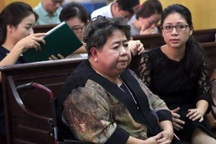 Triệu tập hàng trăm người tới tham dự phiên tòa xét xử Hứa Thị Phấn