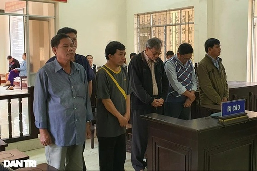 3 cán bộ thoát án hình sự trong vụ án sai phạm đất đai - 1 3 cán bộ thoát án hình sự trong vụ án sai phạm đất đai - 1