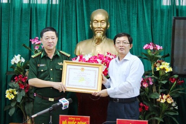 Tập thể chiến sĩ biên phòng quên mình cứu 43 người trong bão