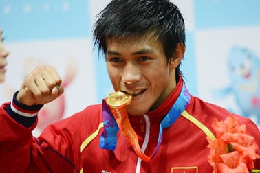 Từ giảng đường thành nhà vô địch thế giới 3 lần liên tiếp