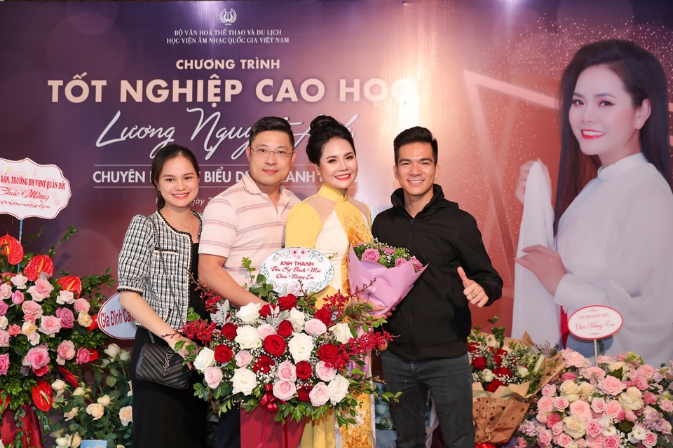 Lương Nguyệt Anh tốt nghiệp cao học với số điểm tuyệt đối - 3 Lương Nguyệt Anh tốt nghiệp cao học với số điểm tuyệt đối - 3