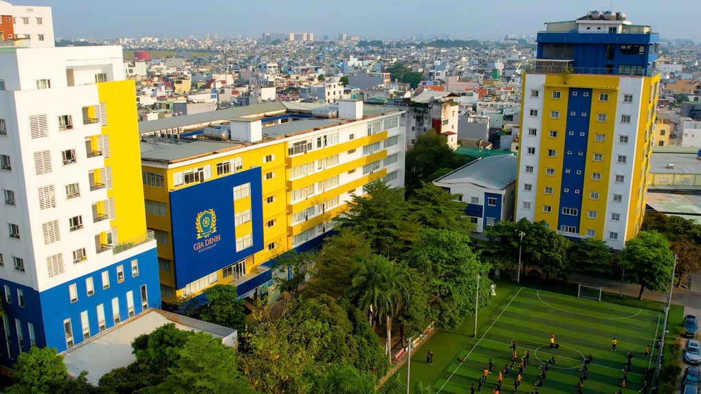 Học đại học nào để không chịu cảnh thấm mệt khi di chuyển giữa nhiều cơ sở - 4 Học đại học nào để không chịu cảnh thấm mệt khi di chuyển giữa nhiều cơ sở - 4