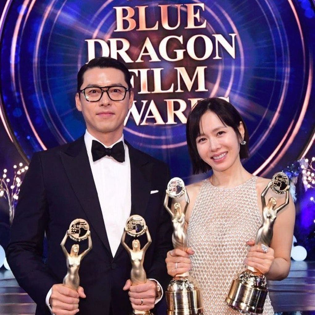Vợ chồng Hyun Bin - Son Ye Jin cùng thắng giải “Oscar xứ Hàn” - 1 Vợ chồng Hyun Bin - Son Ye Jin cùng thắng giải “Oscar xứ Hàn” - 1