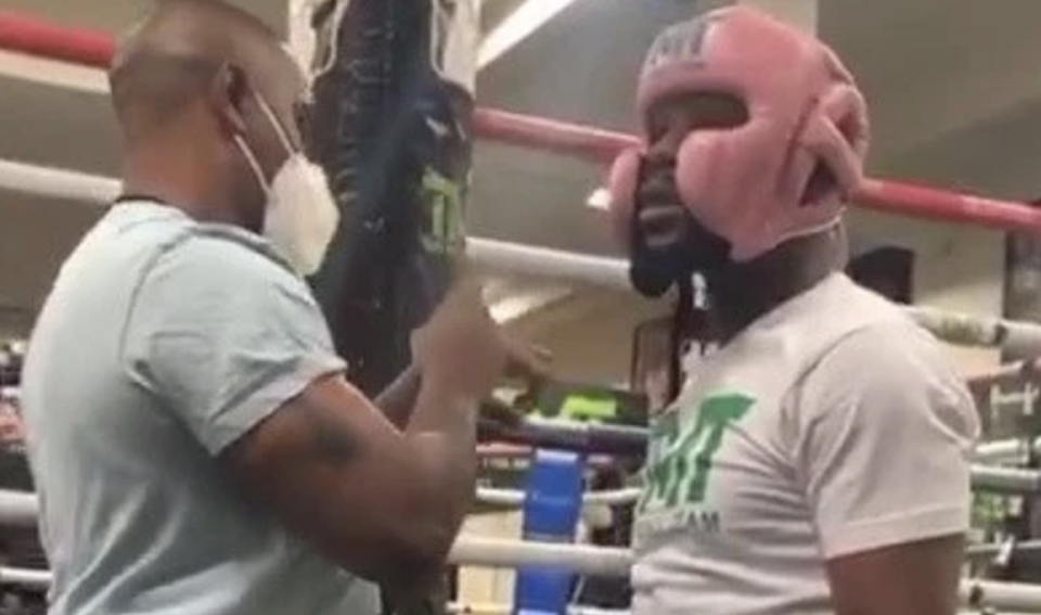Võ sĩ Mayweather mỉa mai McGregor sợ thua nếu tái đấu - 1 Võ sĩ Mayweather mỉa mai McGregor sợ thua nếu tái đấu - 1