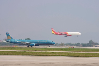 Yêu cầu máy bay hạ cánh Nội Bài, Tân Sơn Nhất phải thoát ly trong 60 giây