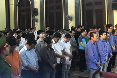 Tuyên án bác sĩ, sinh viên trong đường dây đánh bạc 330 tỉ