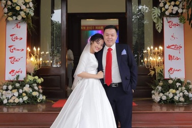 Cô vợ chia sẻ quá trình chăm chồng sau khi tiêm vắc xin phòng Covid-19