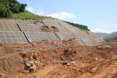 Nhiều điểm sạt trượt trên cao tốc nghìn tỉ Hạ Long - Vân Đồn