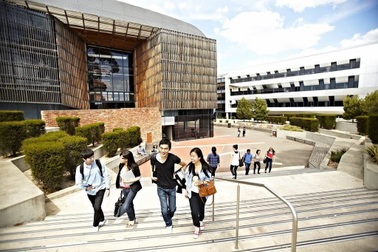 Học bổng, chính sách visa làm việc mới cho sinh viên du học Úc