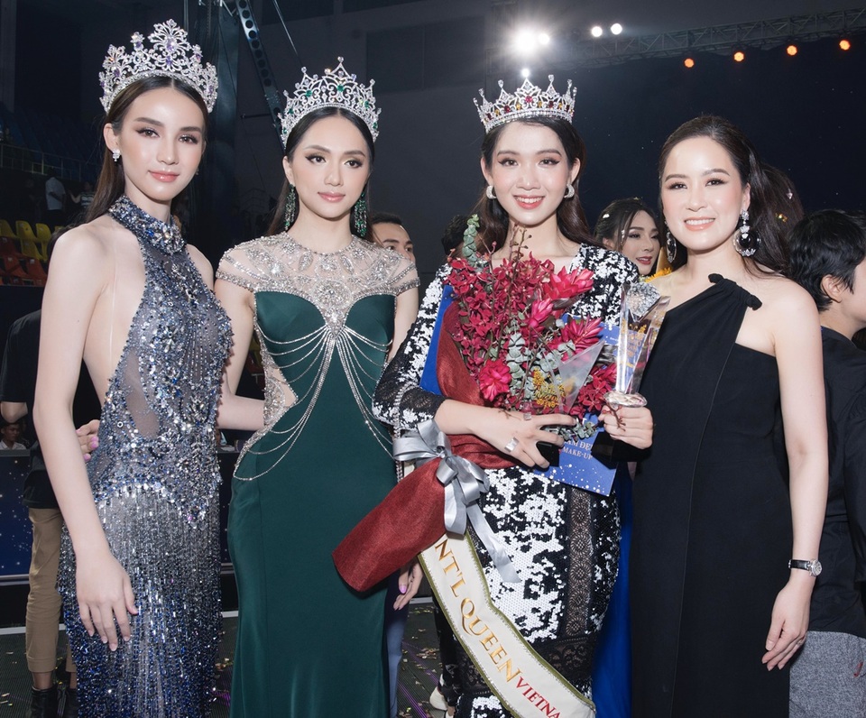 Hương Giang được mời làm giám khảo Hoa hậu Chuyển giới Quốc tế 2020 - 6 Hương Giang được mời làm giám khảo Hoa hậu Chuyển giới Quốc tế 2020 - 6