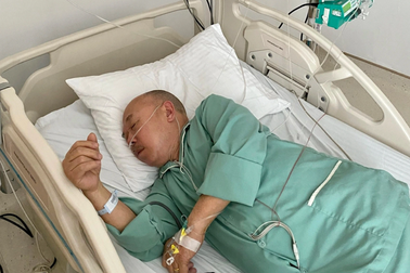 Họa sĩ Thành Chương bị tai biến tim mạch đột ngột phải cấp cứu