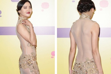 Mỹ nhân Hoa ngữ khoe dáng với váy xuyên thấu 