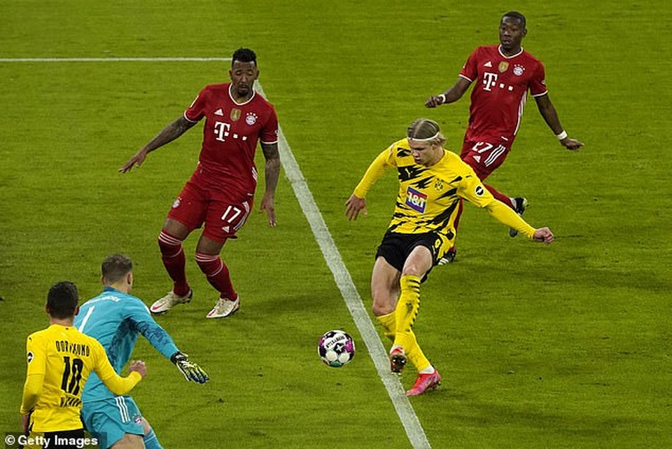 Lewandowski lập hat-trick, Bayern Munich ngược dòng đánh bại Dortmund - 1 Lewandowski lập hat-trick, Bayern Munich ngược dòng đánh bại Dortmund - 1