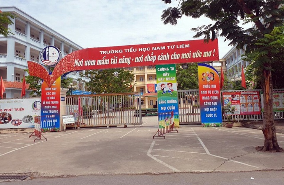 Vụ bỏ quên học sinh trên xe: Tiếp tục cho con đi học bằng xe đưa đón - 1 Vụ bỏ quên học sinh trên xe: Tiếp tục cho con đi học bằng xe đưa đón - 1