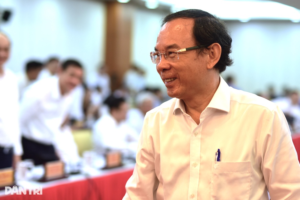 Bí thư TPHCM: Cơ chế đặc thù mà vẫn luẩn quẩn đối chiếu pháp luật hiện hành - 2 Bí thư TPHCM: Cơ chế đặc thù mà vẫn luẩn quẩn đối chiếu pháp luật hiện hành - 2
