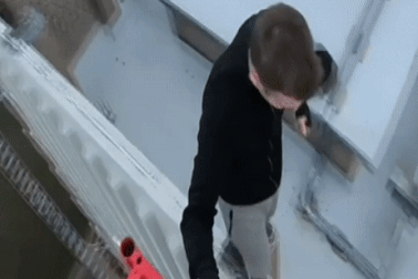 Đam mê thử thách nguy hiểm, "người nhện" Pháp rơi từ cao ốc xuống đất