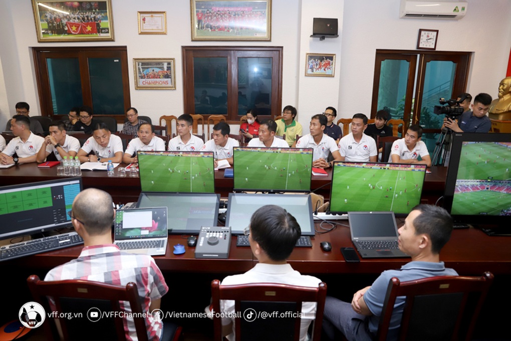 Chủ tịch VFF: V-League có VAR nhưng quan trọng nhất vẫn là con người - 2 Chủ tịch VFF: V-League có VAR nhưng quan trọng nhất vẫn là con người - 2