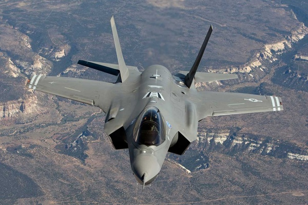 Mỹ - Anh chạy đua tìm cách vớt xác tiêm kích F-35 trước Nga - 1 Mỹ - Anh chạy đua tìm cách vớt xác tiêm kích F-35 trước Nga - 1