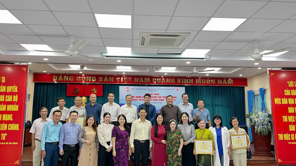 Mắt Sài Gòn Cách Mạng Tháng Tám đồng hành cùng ngày hội “Vì sức khỏe cộng đồng” - 1 Mắt Sài Gòn Cách Mạng Tháng Tám đồng hành cùng ngày hội “Vì sức khỏe cộng đồng” - 1