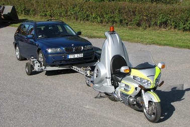 Khi Honda Goldwing làm... xe kéo