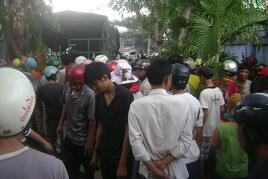 Nổ lốp ô tô, thợ sửa xe tử vong