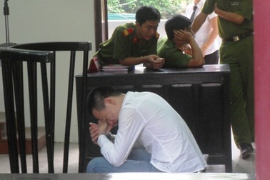 Đâm chết bạn lĩnh án 10 năm tù   