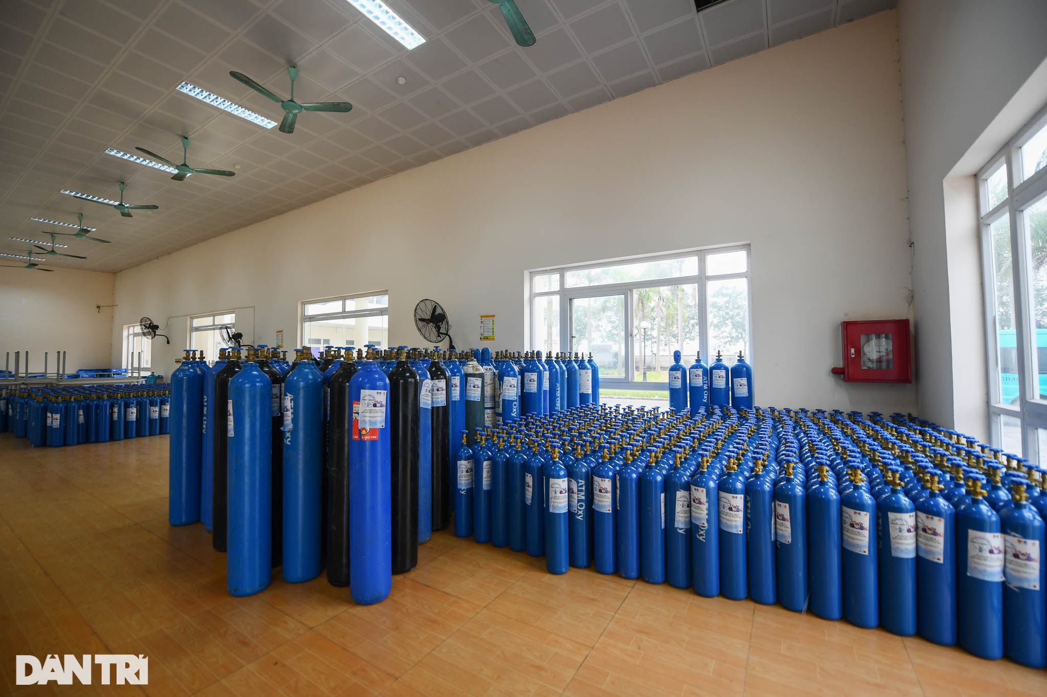 Cận cảnh 1.200 bình oxy cấp miễn phí để điều trị cho các F0 tại Hà Nội - 5 Cận cảnh 1.200 bình oxy cấp miễn phí để điều trị cho các F0 tại Hà Nội - 5