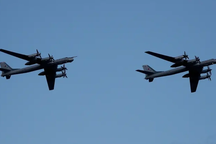 Máy bay Nga xuất kích, phóng loạt tên lửa vào sân bay quân sự Ukraine