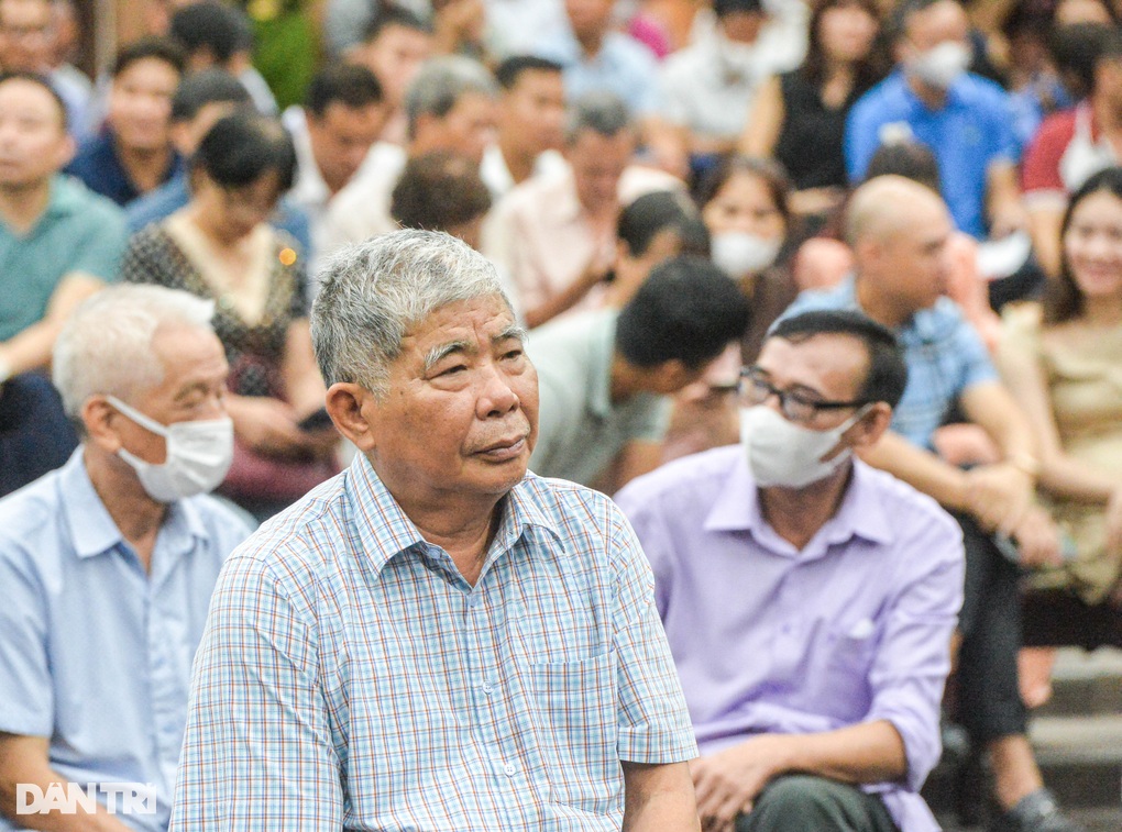 Xét xử ông Lê Thanh Thản: Trả hồ sơ điều tra bổ sung - 1 Xét xử ông Lê Thanh Thản: Trả hồ sơ điều tra bổ sung - 1