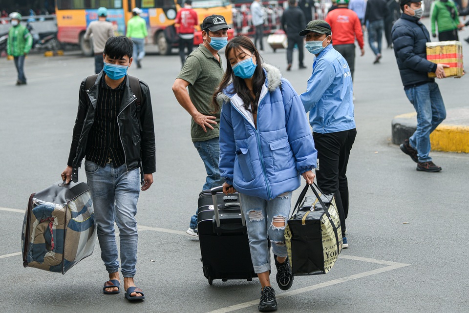Tránh Covid-19, sinh viên thu dọn đồ đạc về quê nghỉ Tết sớm - 10 Tránh Covid-19, sinh viên thu dọn đồ đạc về quê nghỉ Tết sớm - 10