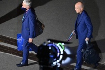 Đội tuyển Pháp buồn não nề về nước sau khi bị loại sốc ở Euro 2020