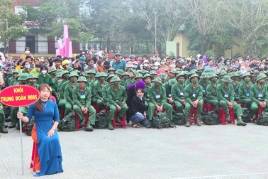 Năm thanh niên bị phạt gần 260 triệu đồng vì không chấp hành lệnh nhập ngũ