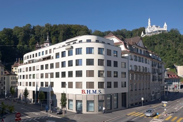 Học phí và học bổng ngành quản lý khách sạn Thụy Sĩ 2018