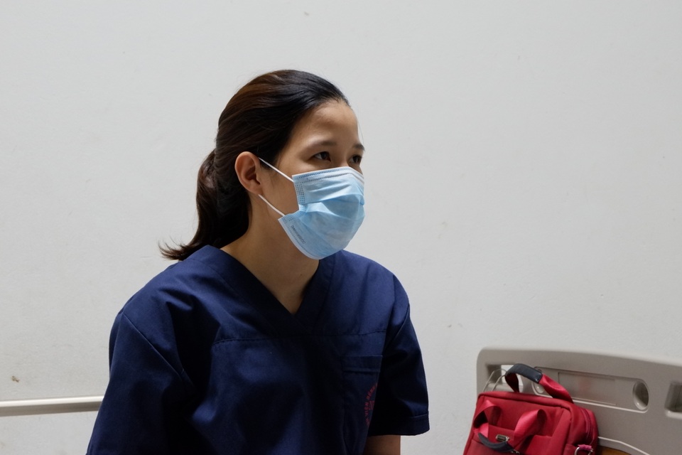 Bé trai chào đời trong phòng mổ dã chiến lúc nửa đêm - 5 Bé trai chào đời trong phòng mổ dã chiến lúc nửa đêm - 5