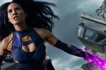 Khi các sao “ghét cay ghét đắng” những bộ cánh siêu anh hùng