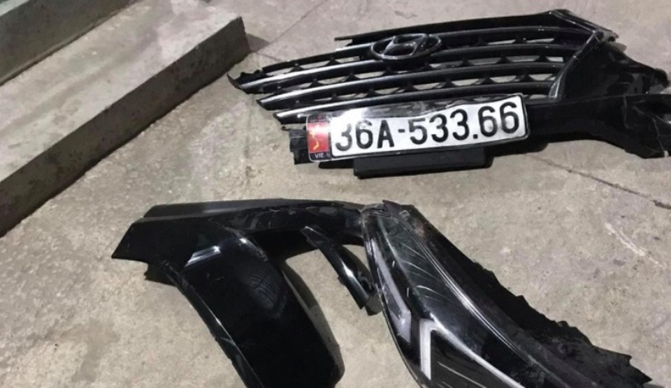 Truy tìm xe ô tô rơi biển số tại hiện trường vụ tai nạn chết người - 2