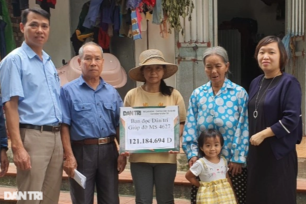 Bạn đọc Dân trí tiếp tục giúp đỡ sản phụ mắc ung thư gần 70 triệu đồng - 2 Bạn đọc Dân trí tiếp tục giúp đỡ sản phụ mắc ung thư gần 70 triệu đồng - 2