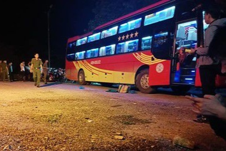 Tài xế gọi khách xuống ăn cơm, bàng hoàng phát hiện khách tử vong - 1 Tài xế gọi khách xuống ăn cơm, bàng hoàng phát hiện khách tử vong - 1