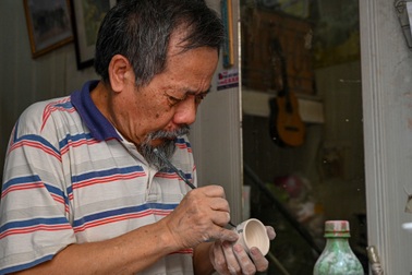 Nghệ nhân 50 năm giữ lửa nghề truyền thống gốm Bát Tràng