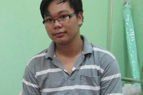 Chàng thủ khoa giỏi tự lập