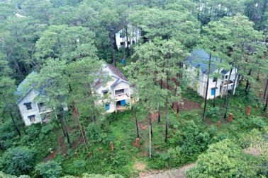 Hàng chục "biệt thự ma" vẫn bị bỏ hoang ở Măng Đen