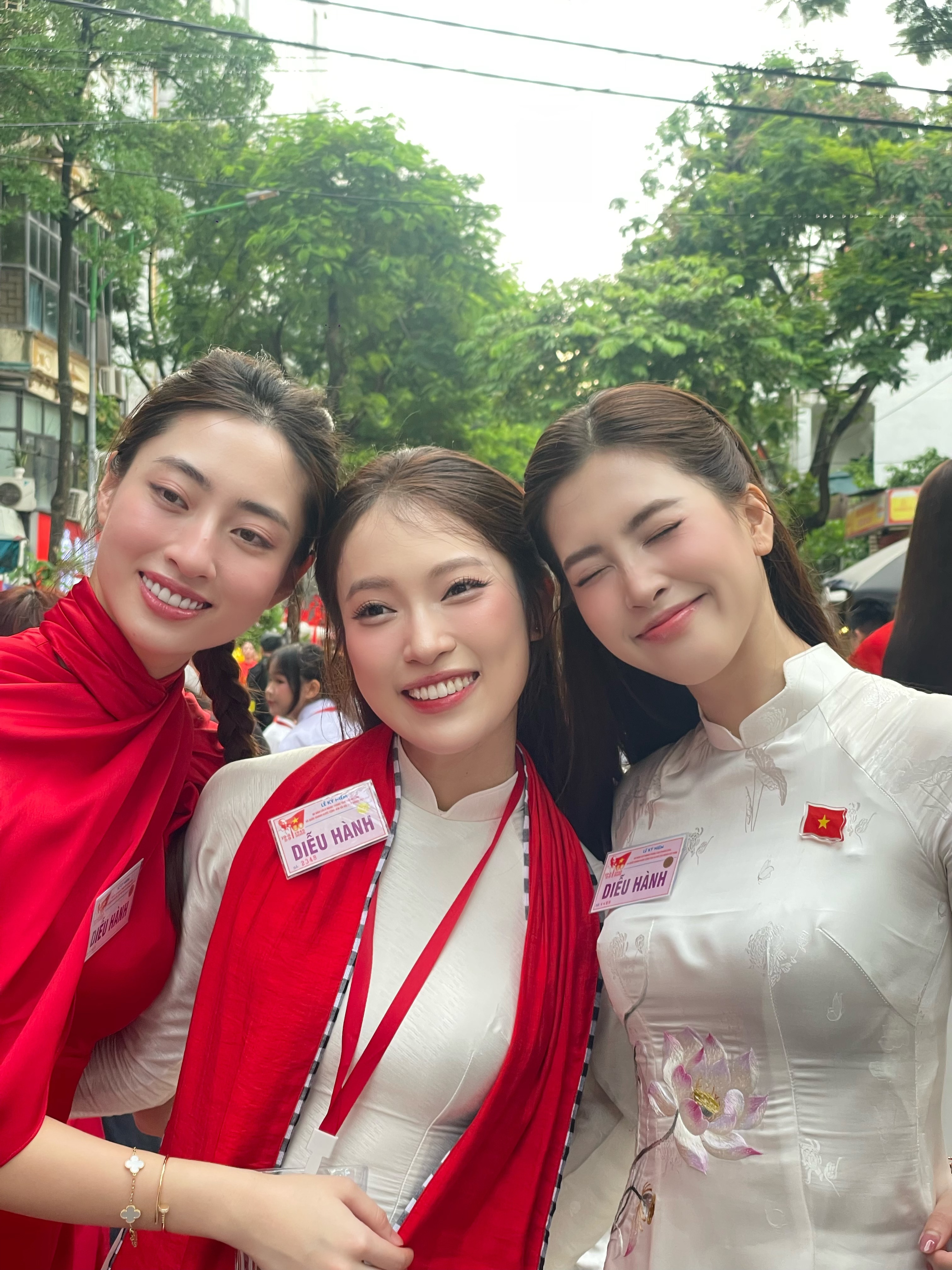 La señorita Tieu Vy compite con el mayor de policía interpretando el papel de una chica de la calle - 6 Hoa hậu Tiểu Vy đọ sắc cùng Thiếu tá công an vào vai girl phố - 6