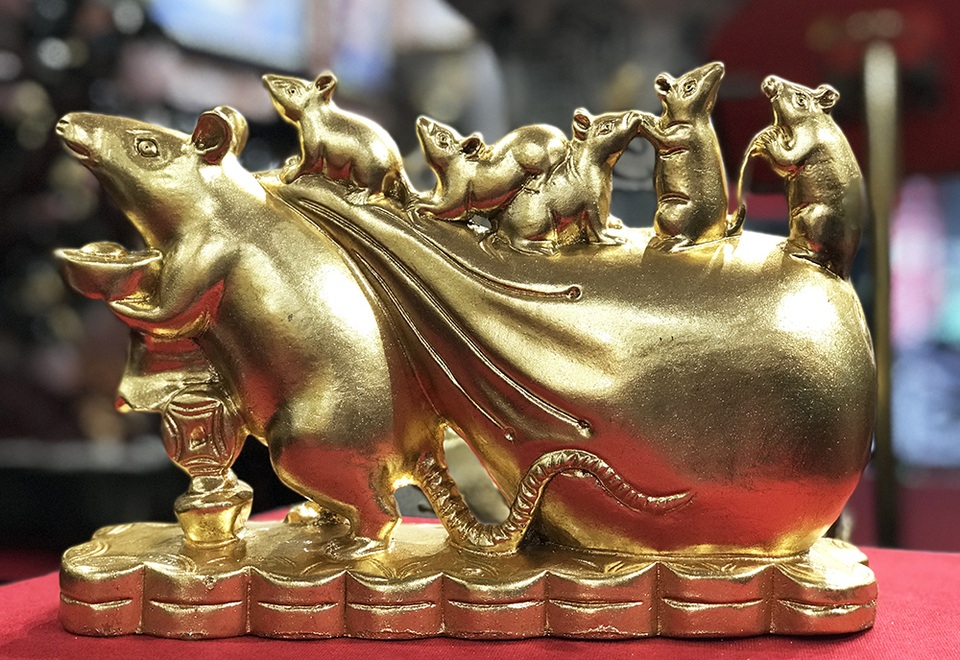 Chơi Tết sang, đại gia xuống tay 3 triệu rinh chuột vàng - 1 Chơi Tết sang, đại gia xuống tay 3 triệu rinh chuột vàng - 1