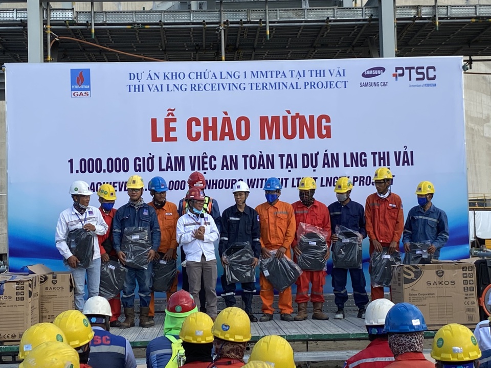 Dự án Kho chứa 1 triệu tấn LNG tại Thị Vải cán mốc 1 triệu giờ làm việc an toàn - 1 Dự án Kho chứa 1 triệu tấn LNG tại Thị Vải cán mốc 1 triệu giờ làm việc an toàn - 1