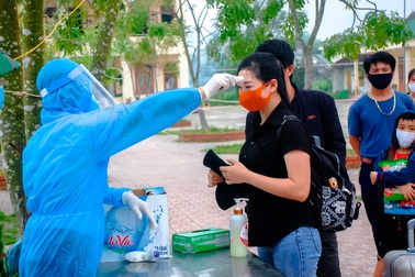 Thêm 300 công dân Nghệ An hoàn thành cách ly trở về nhà