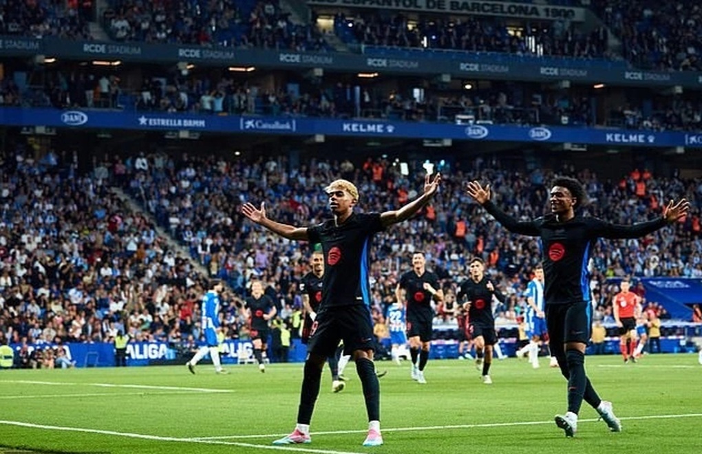 Giúp Barcelona vô địch, Lamine Yamal sánh ngang thành tích của Ronaldo - 1 Giúp Barcelona vô địch, Lamine Yamal sánh ngang thành tích của Ronaldo - 1