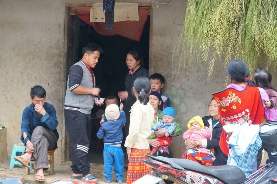 Tảo hôn và những chuyện cười ra nước mắt nơi địa đầu Tổ quốc - 2 Tảo hôn và những chuyện cười ra nước mắt nơi địa đầu Tổ quốc - 2